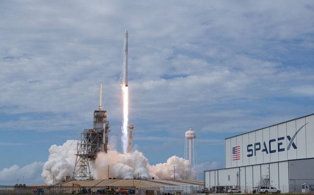 Dragon v sobotu nesl na ISS neobvyklý náklad, a to čínský experiment