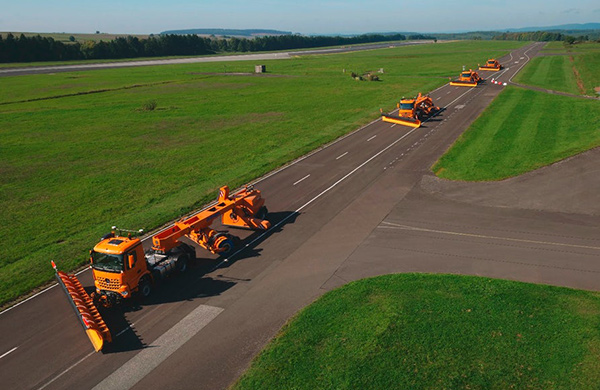 Daimler testuje autonomní sněžné pluhy Mercedes-Benz