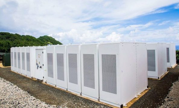 Solární energie Tesly nyní napájí jeden celý ostrov