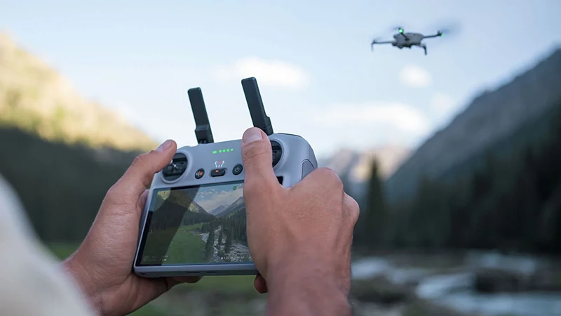 Dron DJI Mini 4 Pro zvládá 4K60p HDR video a lépe se vyhýbá překážkám