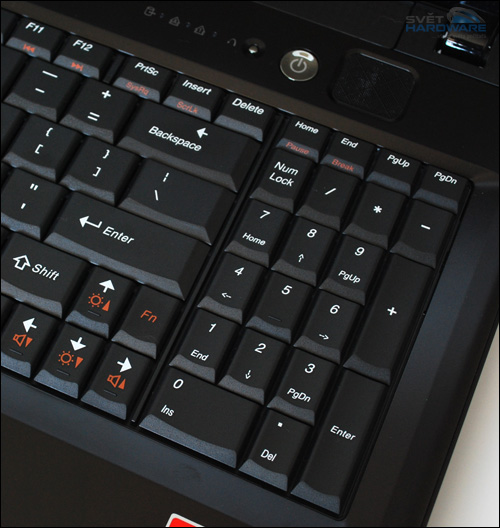 Lenovo U550: tenký IdeaPad