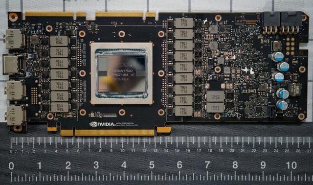 NVIDIA TITAN V rozebrán, obsahuje GV100-400