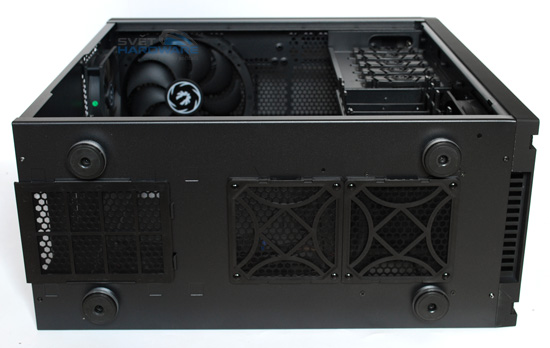 BitFenix Shinobi XL: decentní obr