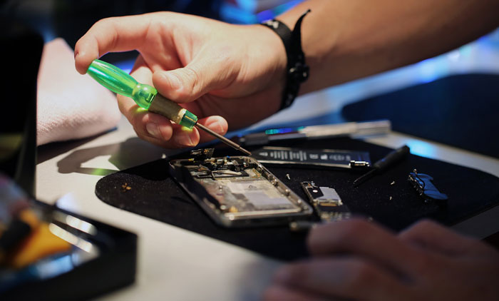 EU chce podnítit firmy k výrobě opravitelných produktů