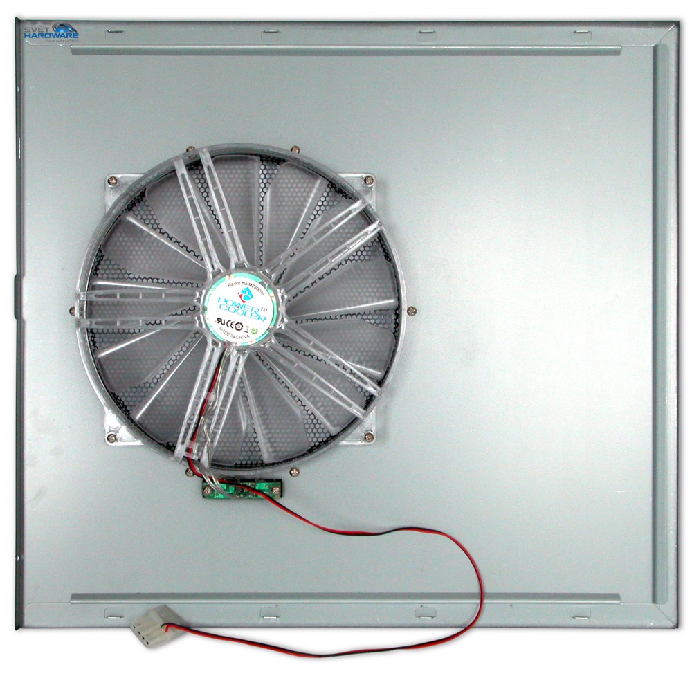 Enermax ECA3052 Chakra: eSATA na dosah