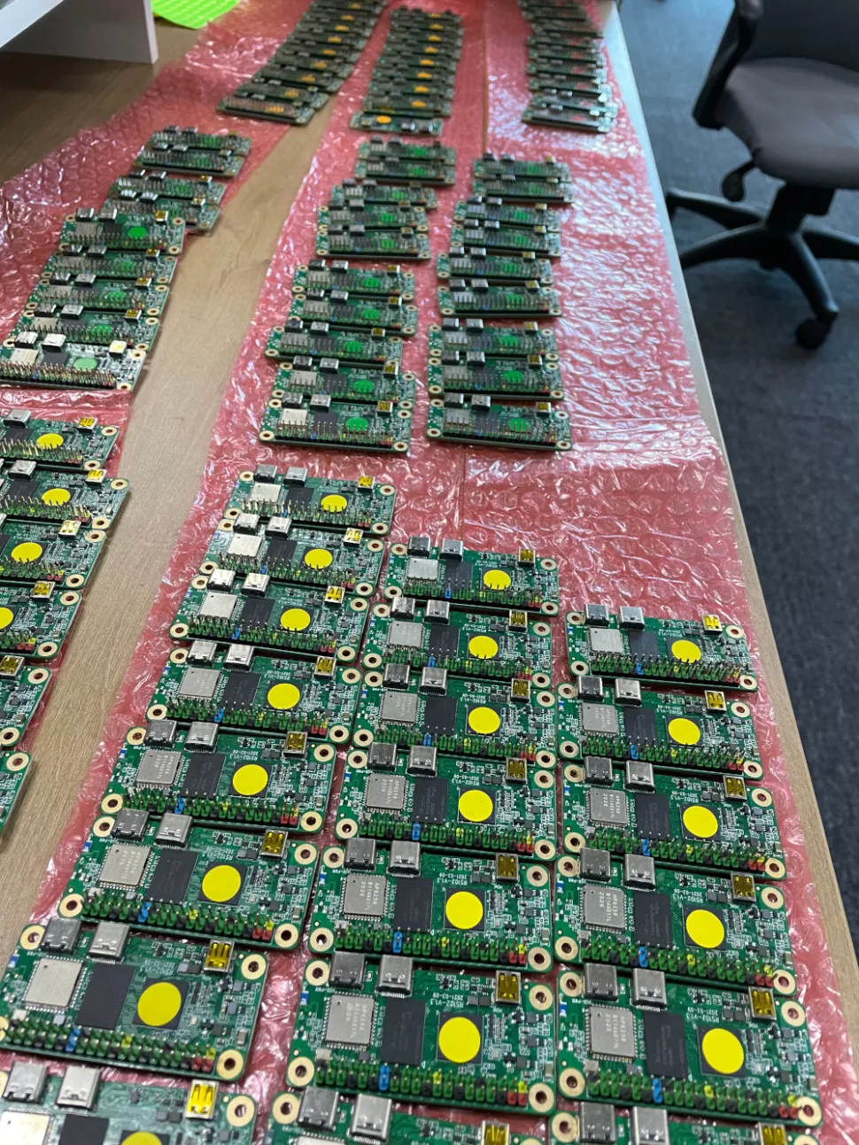 Radxa Zero: klon Pi Zero se 4 jádry a 4 GB paměti RAM