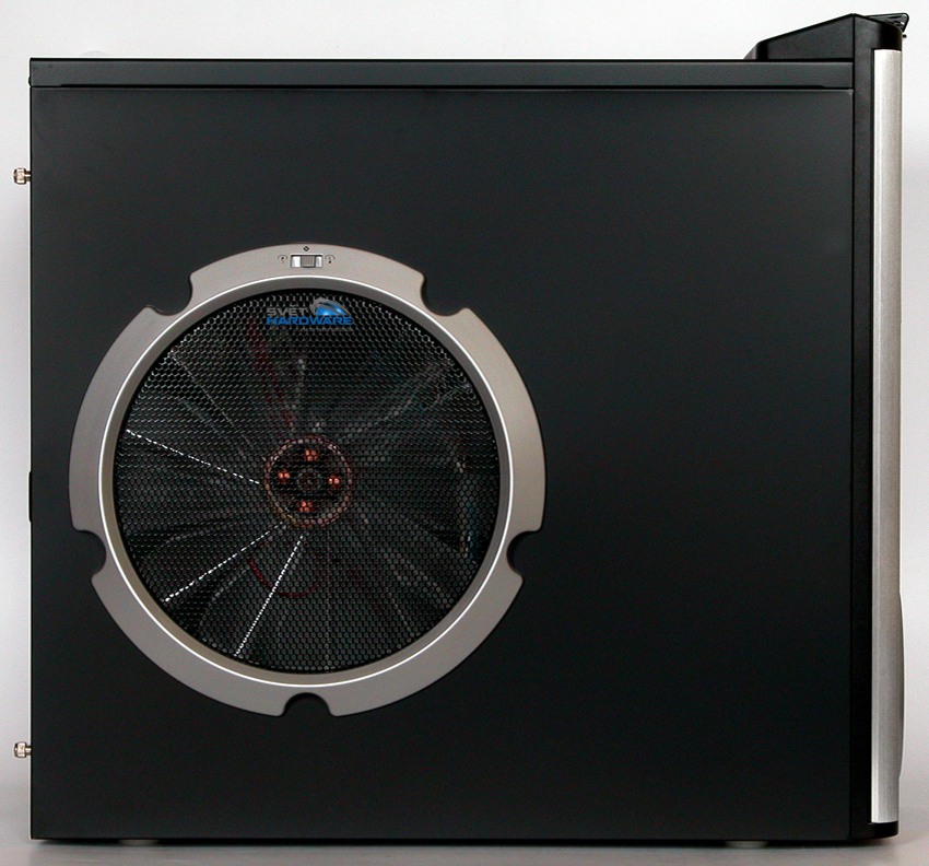 Enermax ECA3052 Chakra: eSATA na dosah