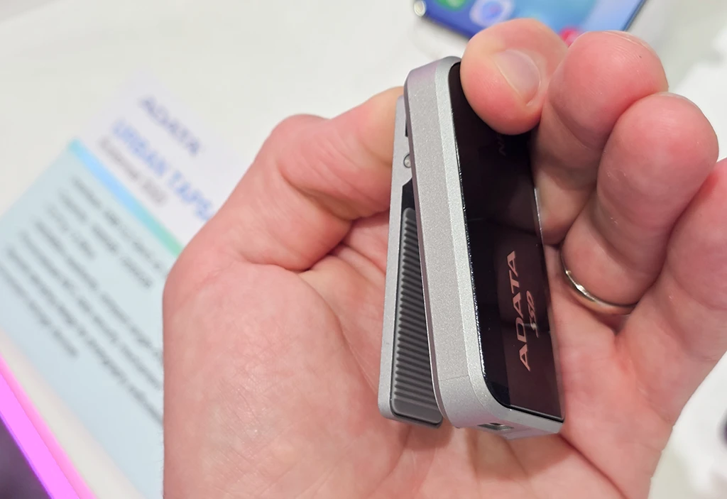 Adata Urban Tapsafe SSD