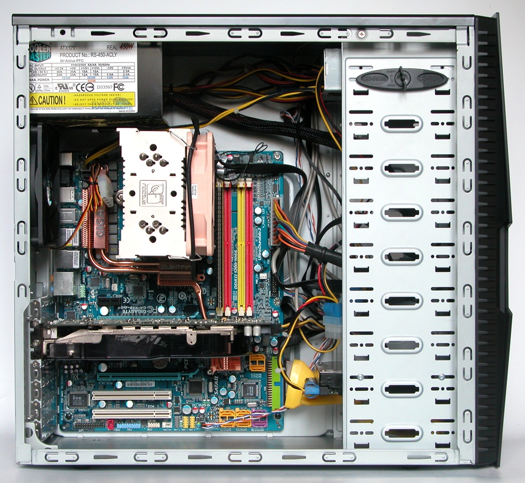 Aerocool Hi-Tech 7A: funkční skříň