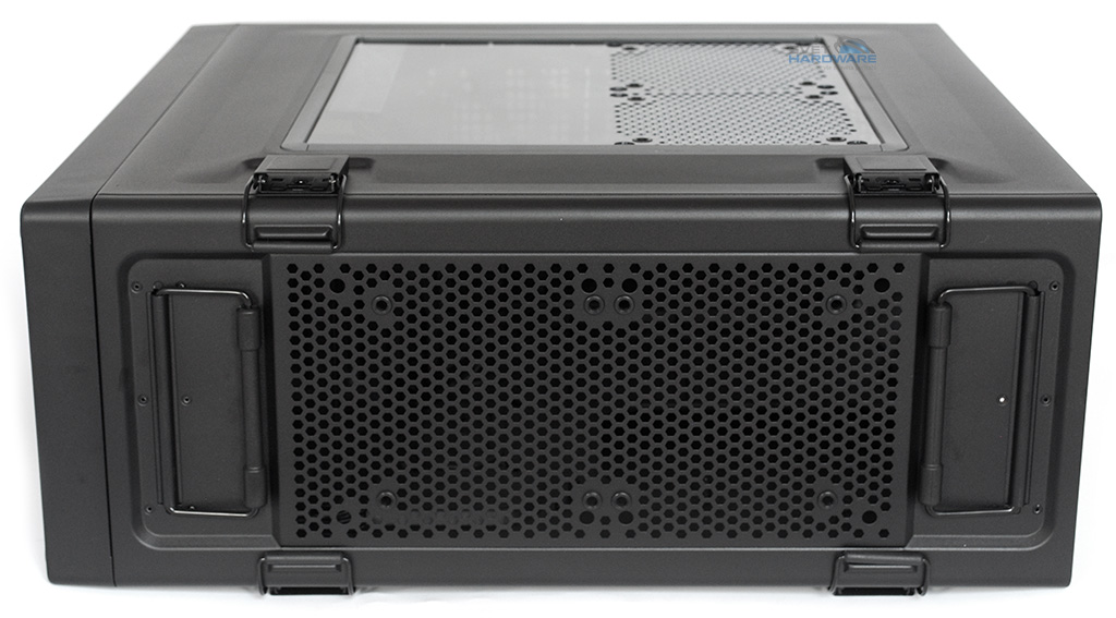 Corsair Vengeance C70: celokovová herní skříň