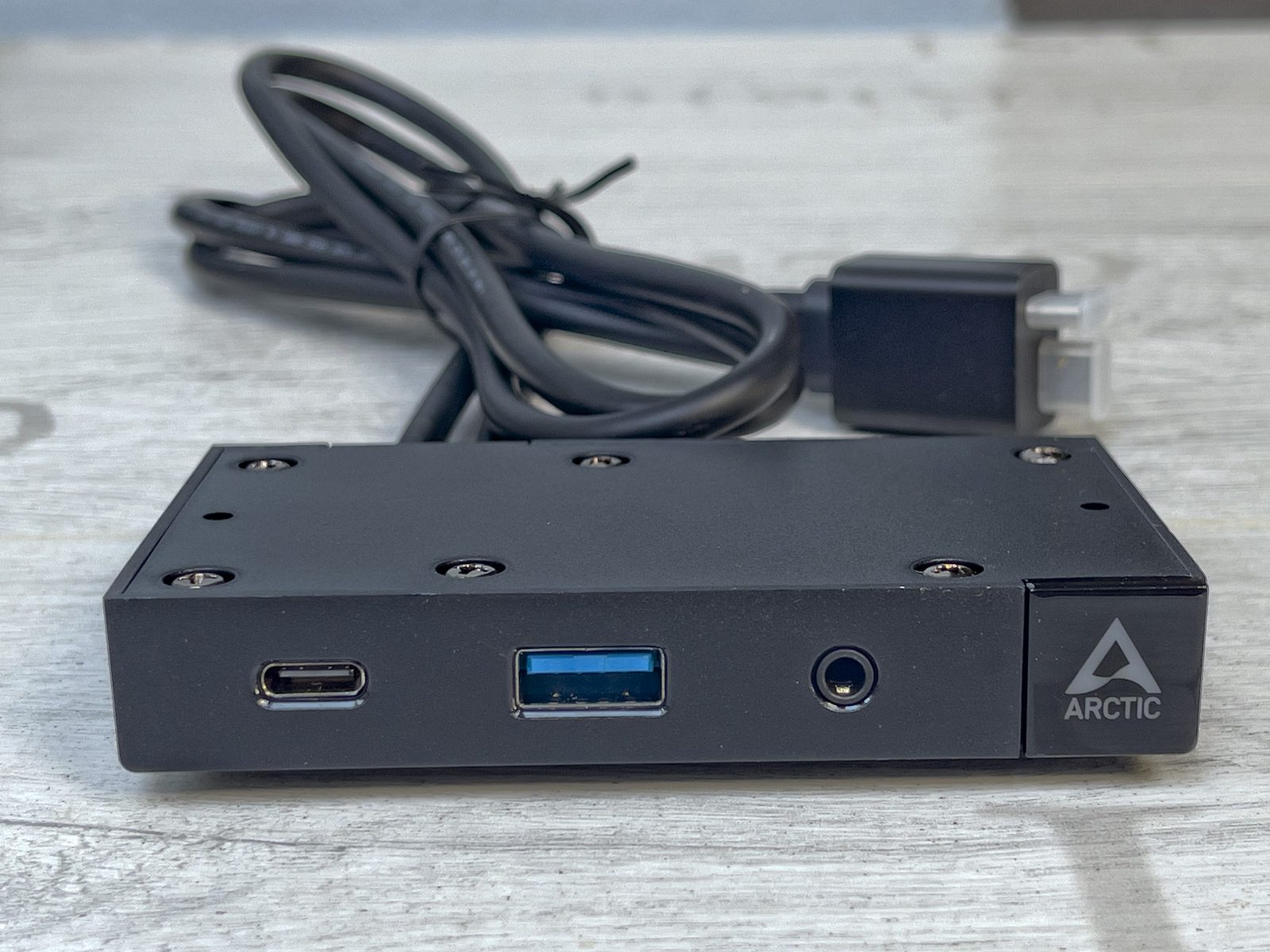 Test mini počítače Arctic Senza AI 370 – neslyšný a neviditelný