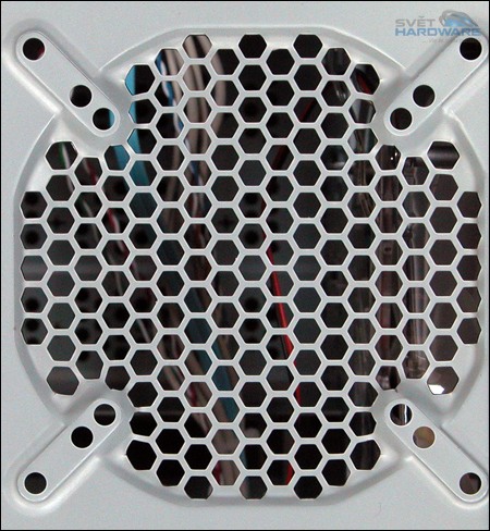 Enermax ECA3052 Chakra: eSATA na dosah