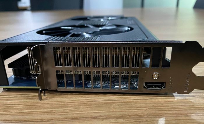 Sapphire Radeon RX 570 se dvěma GPU: záhadný těžební speciál