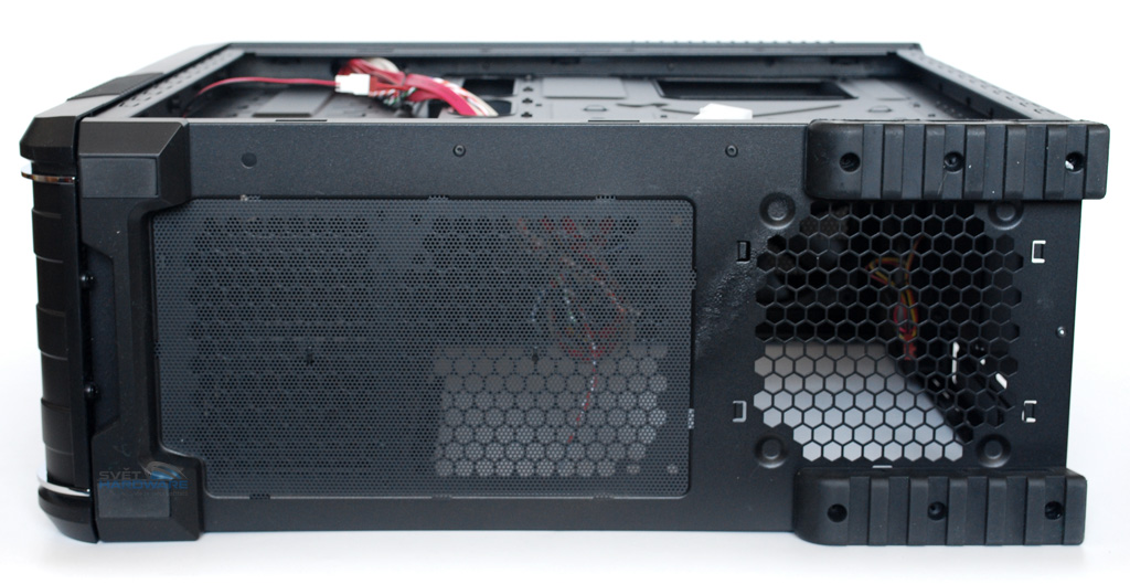 Chieftec CH-09B-B-OP: kvalitní klasika