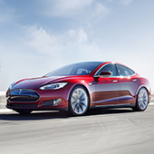 Chytřejší Tesla Model S, elektromobil dostal automatické řízení