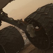 Curiosity hlásí další poškození svých kol