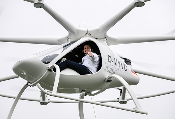 Volocopter s člověkem ve vzduchu