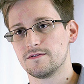 Edward Snowden tvrdí, že FBI může hacknout teroristův iPhone