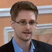 Edward Snowden už také prodává NFT, vydražil ho za 2224 ETH