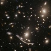 Hubble využije "přírodní teleskopy" pro nalezení nejstarších galaxií vesmíru