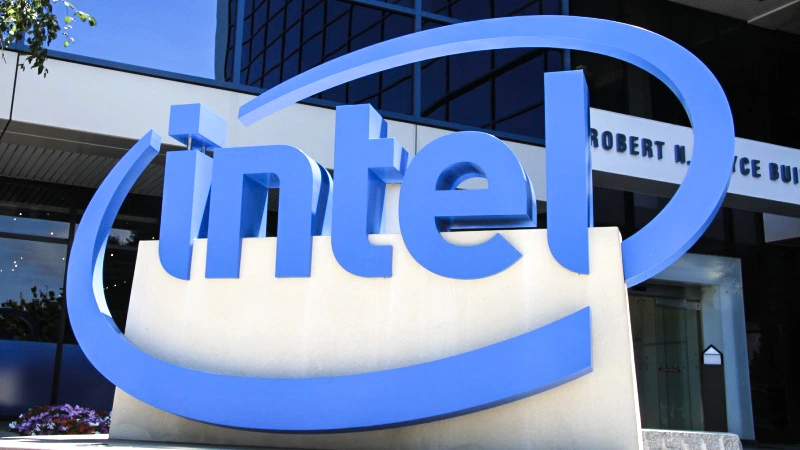 Intel možná prodá Alteru, zastaví stavbu továrny v Německu, ale co výroba čipů?