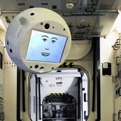 Létající robot od IBM odletěl na Mezinárodní vesmírnou stanici