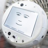 Na ISS dorazil nový robot s emoční inteligencí