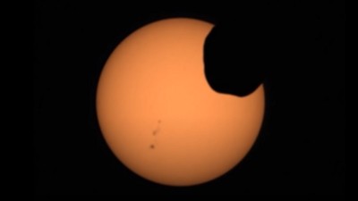 NASA Persevarance zachytil detailní video ze zatmění Slunce na Marsu