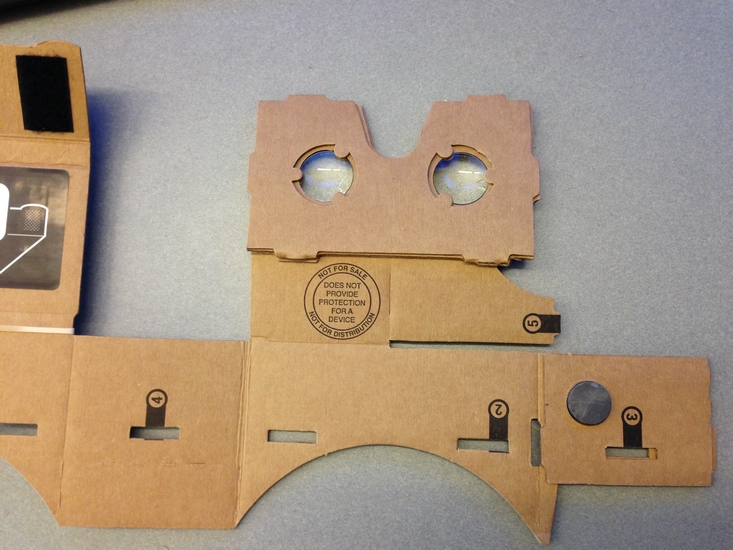 rozložený Google Cardboard