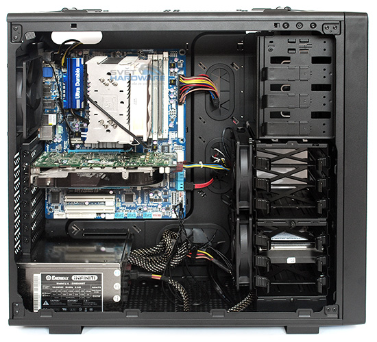 Corsair Vengeance C70 - instalace zleva