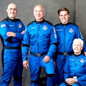 Richard Branson a Jeff Bezos zatím nejsou astronauti: FAA změnila pravidla