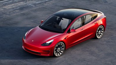 Tesla chystá novou platformu, náklady budou poloviční proti Modelu 3/Y