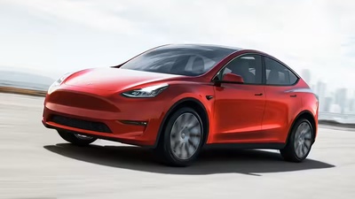 Tesla poprvé překonala příjmy 20 mld. USD, zisky skoro rekordní