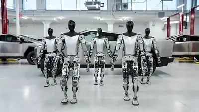 Tesla ukázala novou verzi robota Optimus: Musk jich chce prodat 10-20 miliard