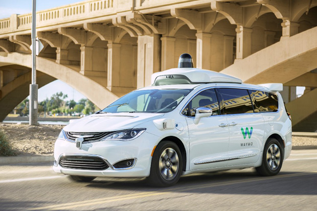 Chrysler Pacifica Hybrid Waymo One